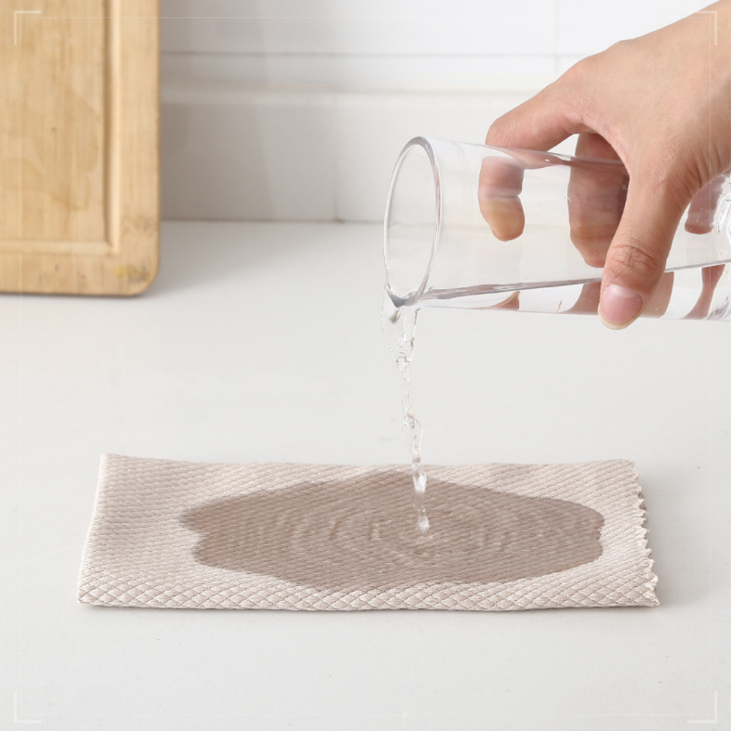 The wonder Microfiber Cleaning and Polishing Cloths Non-Abrasive, Reusable and Washable