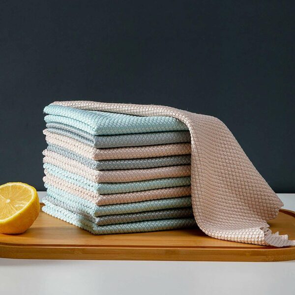 The wonder Microfiber Cleaning and Polishing Cloths Non-Abrasive, Reusable and Washable