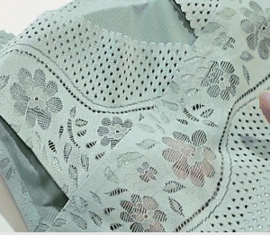Deep-V Wireless Bra 32018