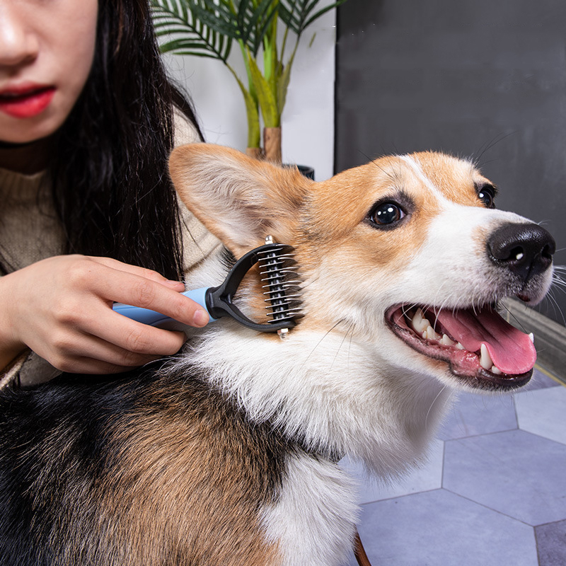 Pet Deshedding Brush 21936