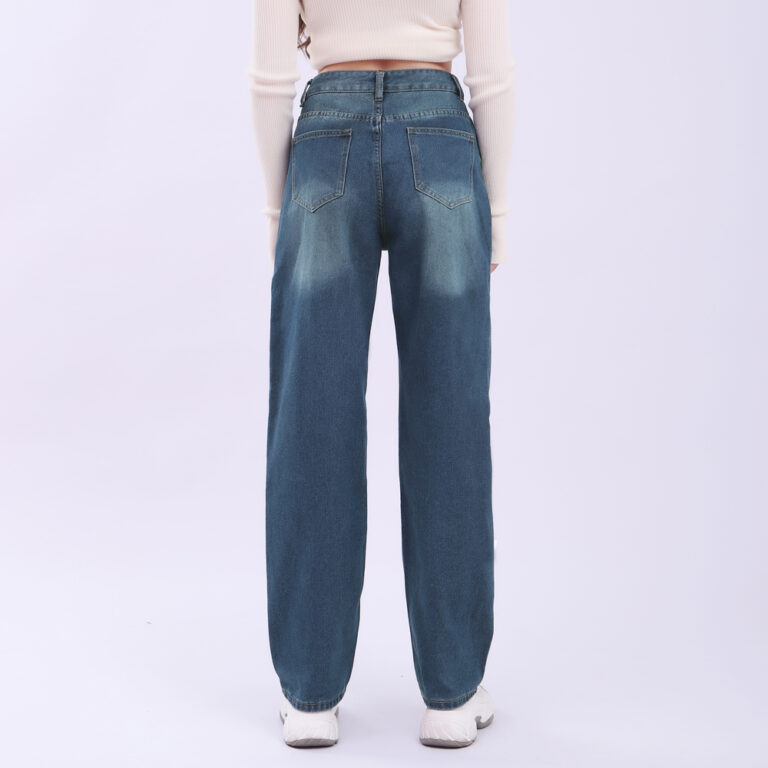 Women's Straight Fit Jeans 30402