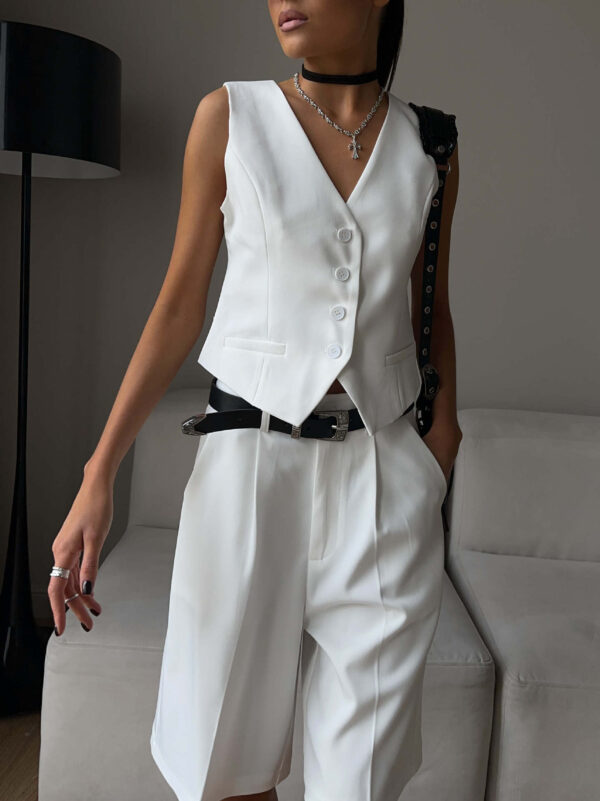 Women's short summer blazer and V-neck button-down set with shorts, perfect for spring and summer seasons